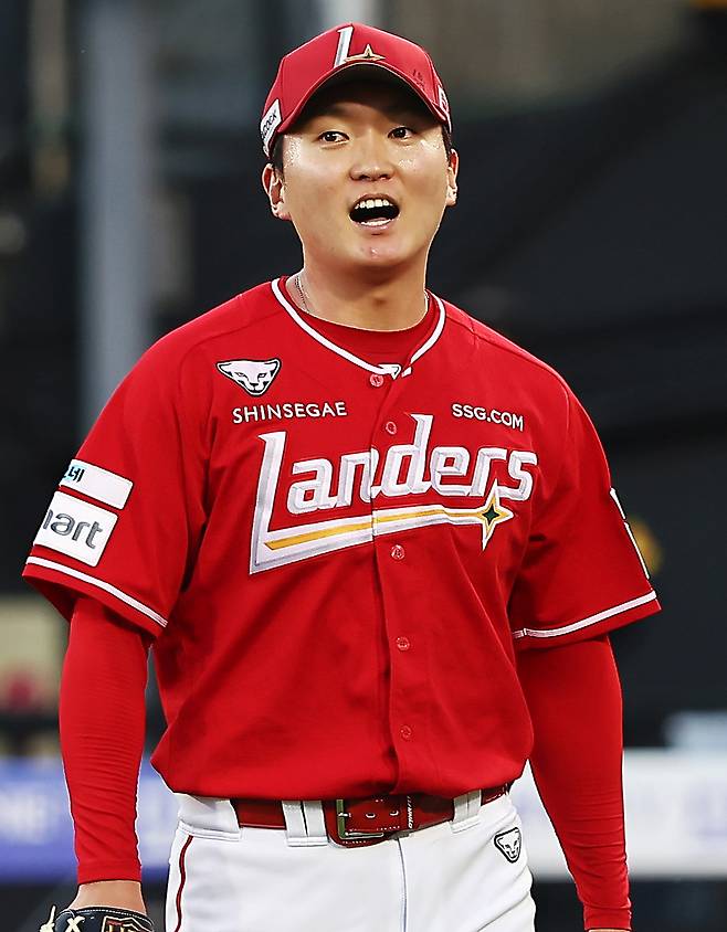 제2의 김광현 맞다니까! '8G만에 5승 → 다승선두' 24세 新에이스의 폭발적 기세…그가 등판하는 날 팀도 승리한다 [수원포커스]