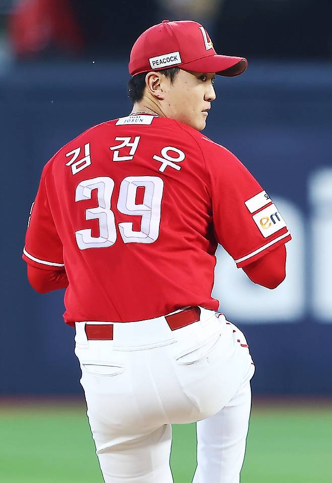 제2의 김광현 맞다니까! '8G만에 5승 → 다승선두' 24세 新에이스의 폭발적 기세…그가 등판하는 날 팀도 승리한다 [수원포커스]