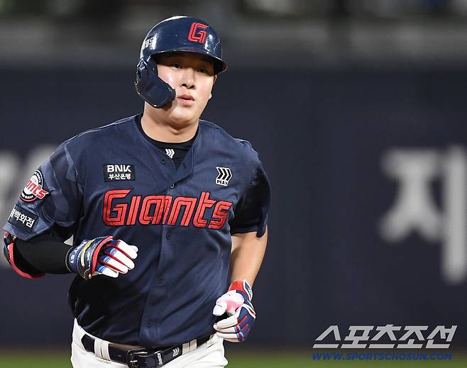 '배트 대신 총' 징계 끝낸 나승엽도, '천재' 이주형도…KBO 강타한 '예비군 주의보'