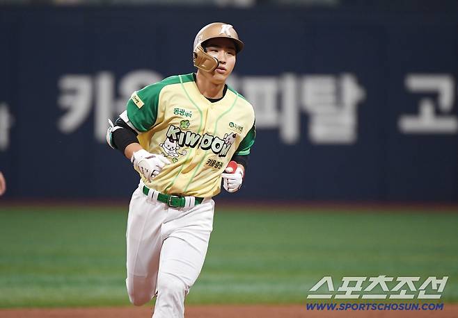 '배트 대신 총' 징계 끝낸 나승엽도, '천재' 이주형도…KBO 강타한 '예비군 주의보'