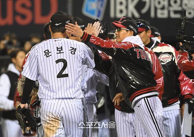 ‘10G 5승5패’ LG, 야구의 신도 못 막은 문보경 공백…“차라리 초반 부상이 낫다” [SS시선집중]