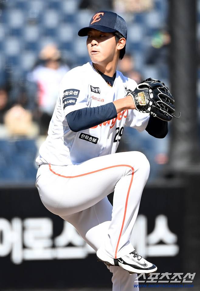 '2군행' 황준서 무력 시위! 137㎞ 직구로 삼성 농락 → '7이닝 1실점 역투. ERA 0.53' 1군아 기다려라
