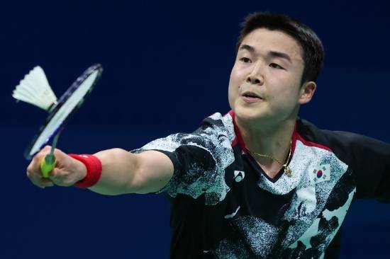 韓 배드민턴 또 '대형 이변' 해냈다…37위 전혁진, '전영오픈 3위' 빅터 라이 2-0 제압→태국오픈 첫 판 탈락시켰다