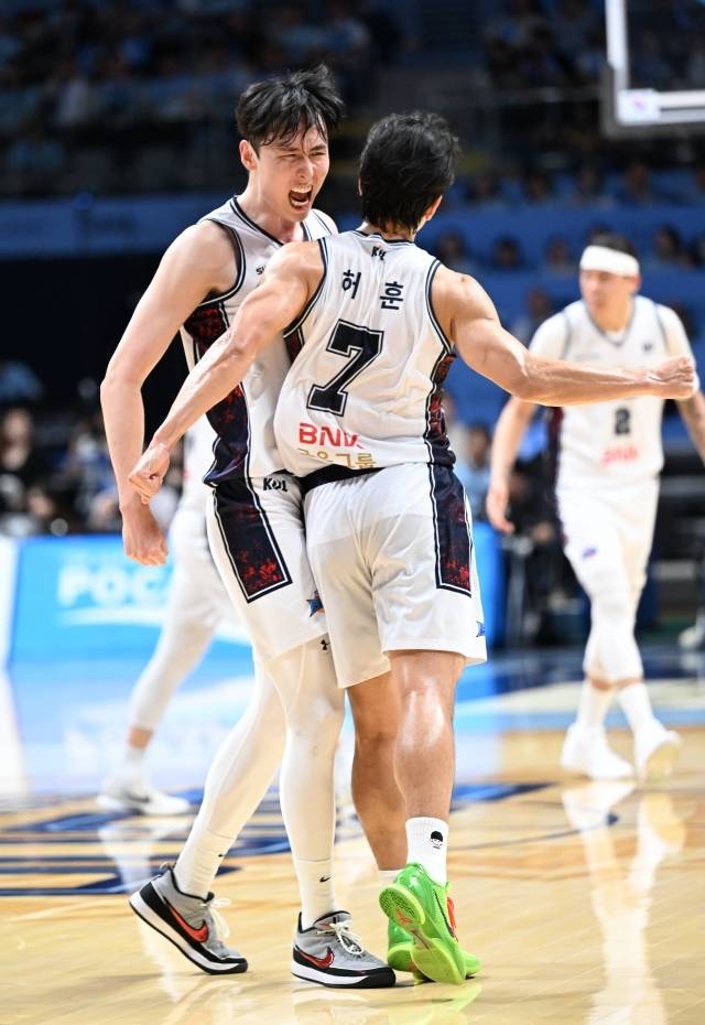 ‘슈퍼팀’ 최고였다! 초호화 군단 KCC, 진격의 소노 4승 1패 꺾고 창단 7번째 KBL 정상…파이널 MVP 허훈 [KCC V7]
