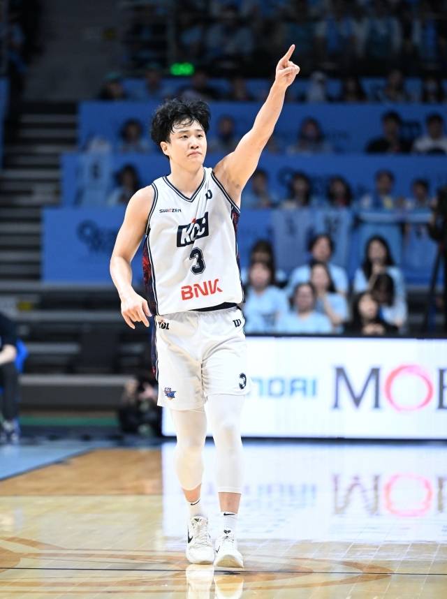 ‘슈퍼팀’ 최고였다! 초호화 군단 KCC, 진격의 소노 4승 1패 꺾고 창단 7번째 KBL 정상…파이널 MVP 허훈 [KCC V7]