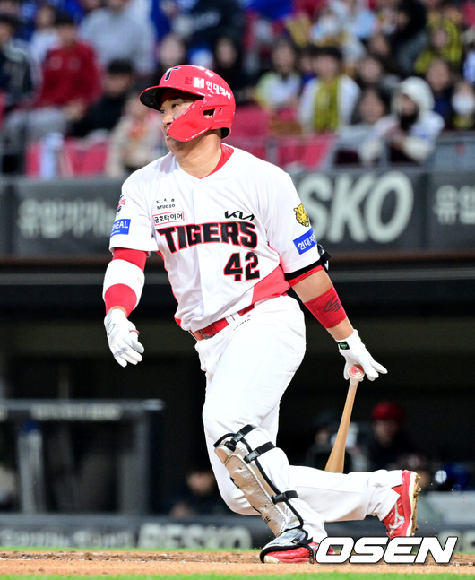 공포의 대체외인 와~ 벌써 5호 홈런! 역전스리런 폭발, 대투수 189승 웃음...KIA 9-2 설욕, 두산 4연승 실패 [광주 리뷰]