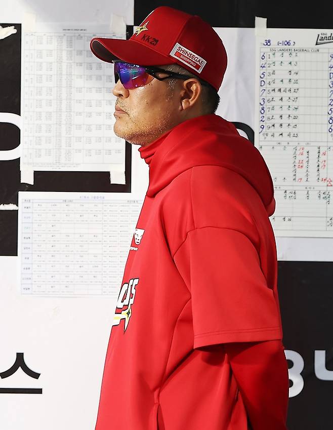 '한 이닝 49구 7피안타 8실점 난타' 왜 그런데도 투수를 안 바꿨을까