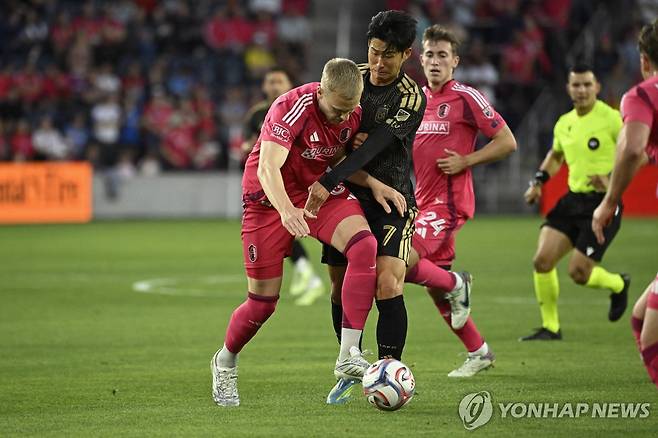 '손흥민 풀타임' LAFC, 정상빈 뛰는 세인트루이스에 1-2 패
