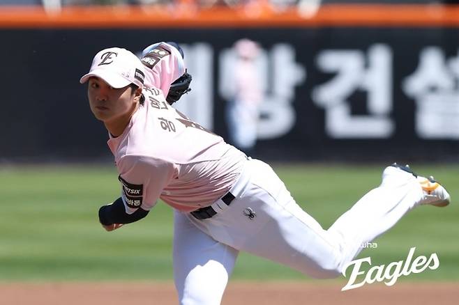 “류현진 혼자서는 안 된다” 한화 김경문 감독의 승부수, ‘150억’ 외인 원투펀치 복귀에 달린 운명