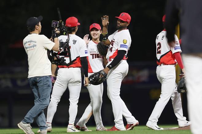 '와' KIA 드디어 폭발적 '완벽 타순' 찾았다! '2선빈→3도영→4아데를린→5호령→무려 8안타 합작' 두산전 1패 후 위닝시리즈라니... [광주 현장리뷰]