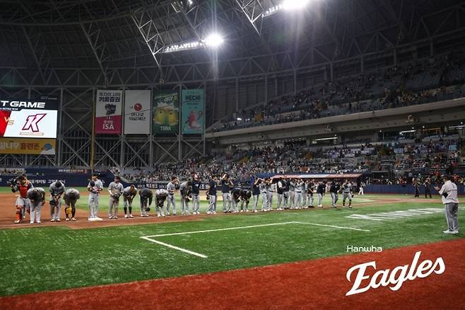 ‘공동 6위’ 한화, 이 집 맛집이네! ‘호투’ 정우주, ‘첫승’ 박준영, 홈런 3방까지…김 감독 “3연전 고생 많았다” [SS고척in]