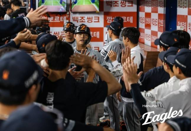 '이게 믿음의 야구지' 실수 감싼 감독→'또' 홈런으로 보답, '30홈런 페이스라니' 양의지-강민호 이을 대형 포수가 뜬다