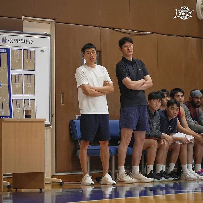 DB 새 사령탑에 KCC 이규섭 코치...이상민 감독과 우승 합작한 지 이틀만