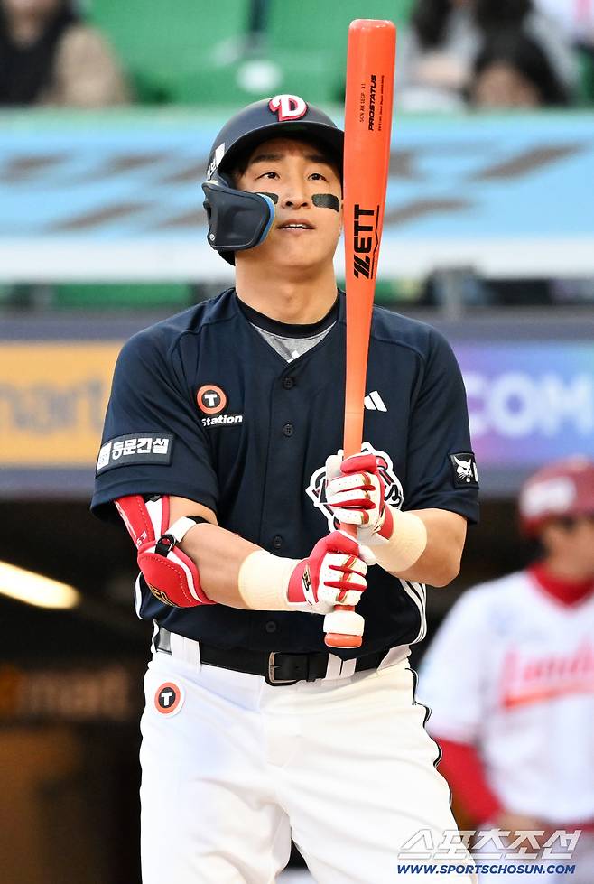 '1억 굴욕→또 2군행' 트레이드 초강수 컴백, '역대 최초' 시동 다시 걸었다
