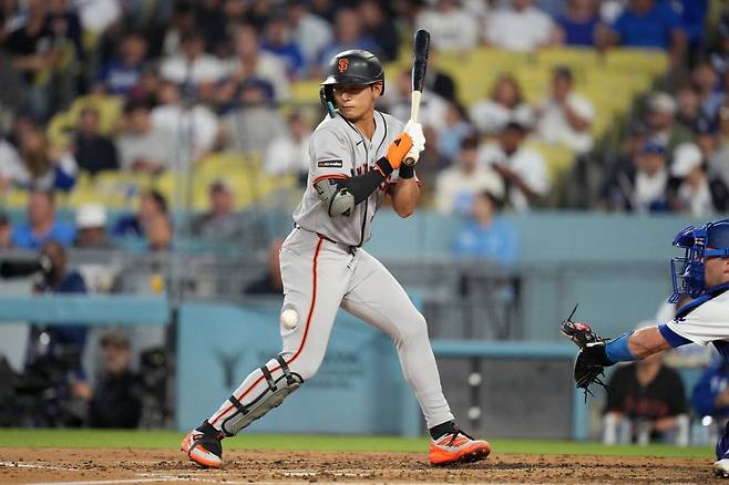 '와' 이정후, MLB 첫 '인사이드 더 파크 홈런'…다저스 무너트렸다 (종합)