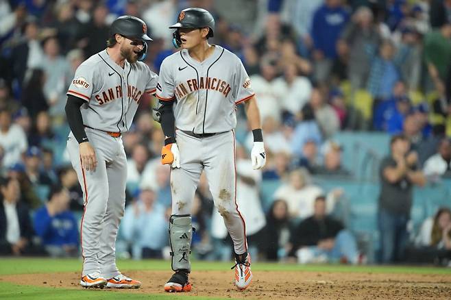 '와' 이정후, MLB 첫 '인사이드 더 파크 홈런'…다저스 무너트렸다 (종합)
