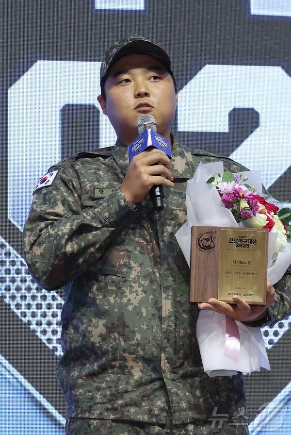 롯데 칼 빼 들었다! '50억 베테랑' 부진 끝 2군행→한동희 11일 만에 1군 복귀…'퓨처스 2G 연속 홈런' 흐름 이을까