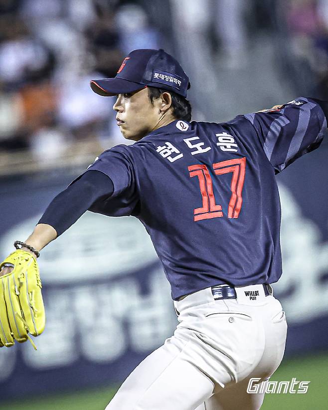 2-1 → 2-4 → 4-4 → 5-5 → 6-5. KS급 긴장감, 롯데 아무튼 이겼다! 두산 3연패 수렁 [잠실 현장]