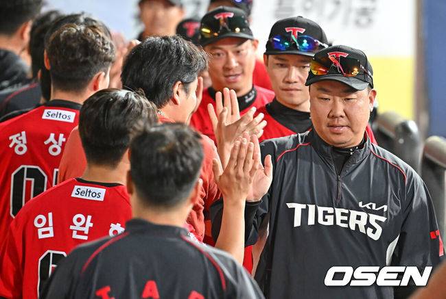 “지는 줄 알았다” 이범호 감독도 벌떡…박재현, 9회 라팍 뒤집은 미친 홈런 [오!쎈 대구]