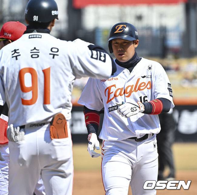 '끝내기 아쉬움→엔트리 말소' 하주석, 복귀 기회 언제 찾아올까…2군서 안타 치고 도루까지 '반등 준비'