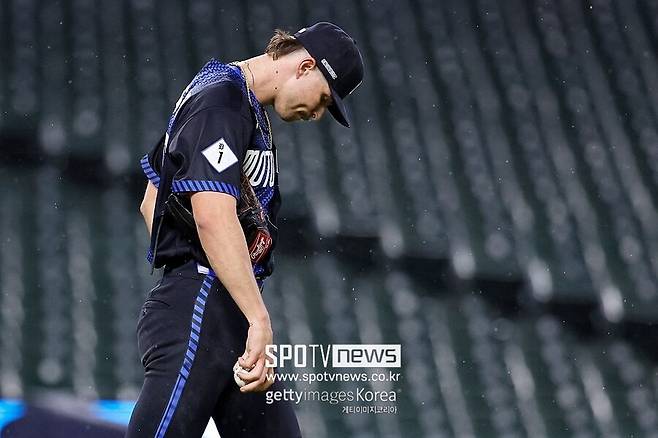 [오피셜] MLB 눈앞 고우석 허탈, ‘복병’에 울었다… 콜업 1차 시기 무산, 前 삼성 선수에 밀렸다