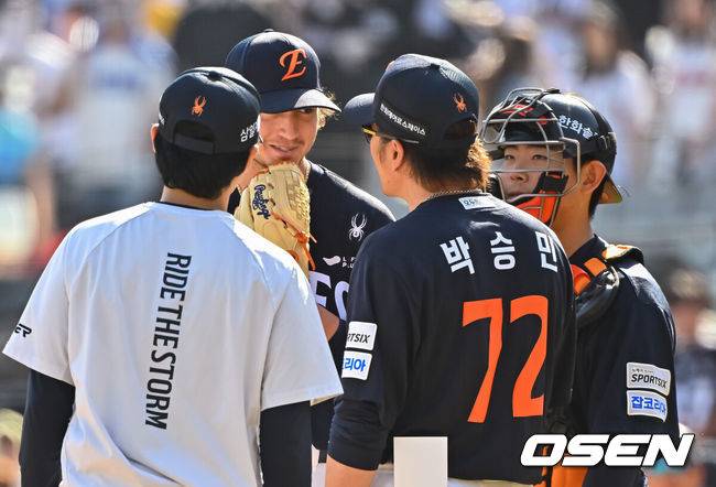 한화 드디어 1선발 왔다! 이런 투수가 6주 없었다니…화이트, 6⅓이닝 4K 1자책점 완벽 복귀전 [오!쎈 수원]