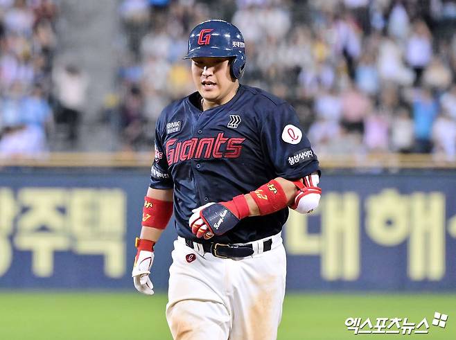 '184km 총알타' 롯데 팬들 열광했다!…유강남, 두산 잭로그 상대 동점 솔로포 '쾅' [잠실 라이브]