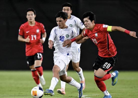 '한·일전 불발 아깝다!' 韓, 우즈베크에 2-2 무승부→승부차기 3-5 패배…U-17 아시안컵 4강행 무산