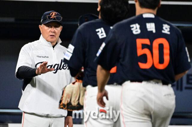 '한화 진짜 무섭네' 41홈런 157타점 페문강노허 말고 또 있다, 90억 캡틴 언제 오나…