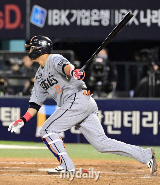 '한화 진짜 무섭네' 41홈런 157타점 페문강노허 말고 또 있다, 90억 캡틴 언제 오나…