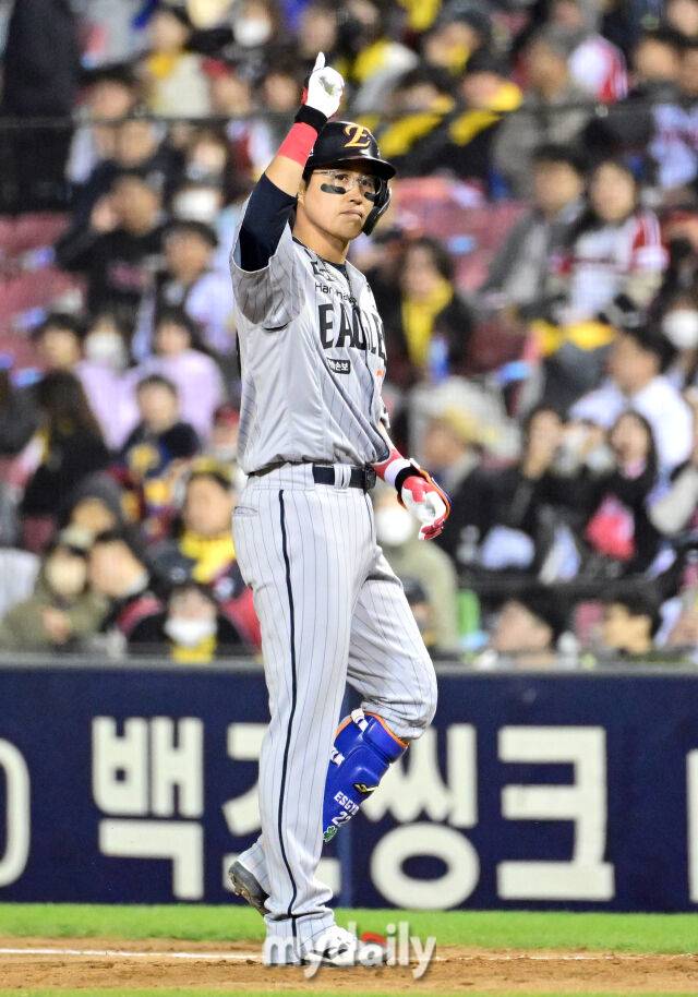 '한화 진짜 무섭네' 41홈런 157타점 페문강노허 말고 또 있다, 90억 캡틴 언제 오나…