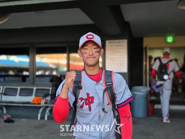 '한화팬' 2학년 유격수가 15년 만의 우승 이끌다! 충암고 오유찬