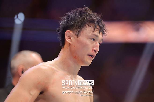 '대역전승' 역시 최두호, 2R TKO승→10년 만에 UFC 3연승…한국 파이터 복수까지 성공했다