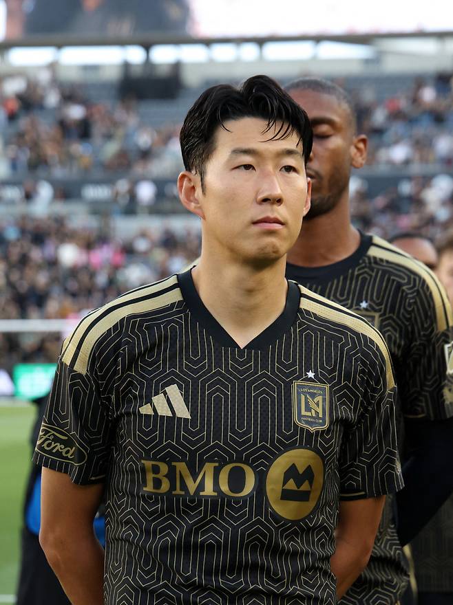 손흥민 끝내 분노 폭발...리그 9호 도움에도 LAFC, 내슈빌에 2-3 참패 '공식전 4연패'→