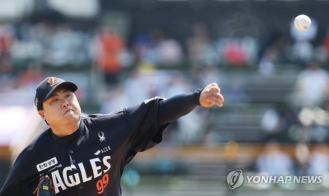 “3강·5중·2약” 프로야구 판 흔든다…400만 관중도 눈앞