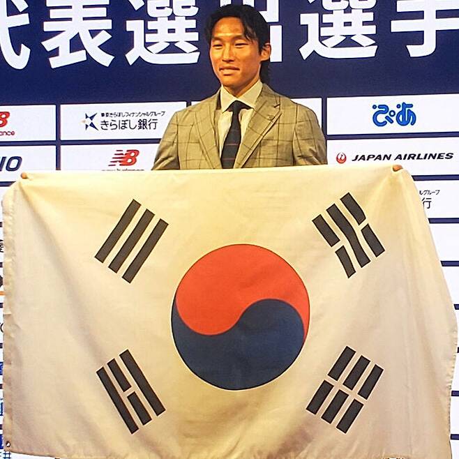 일본서 당당히 태극기 펼친 '인간승리' 韓 국가대표 김승규 솔직 고백