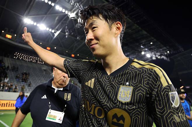 '대반전' 손흥민, 한국인 최초 리오넬 메시와 같은 팀 무산?... 美 유력 기자, MLS 올스타 투표 'SON 제외'