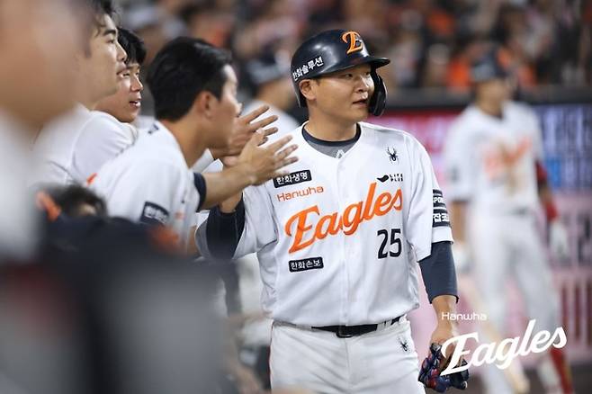 ‘어수선+혼돈’ 한화 4회말 공격, 대체 무슨 일이…홈 득점→3루 귀루 왜?[SS대전in]