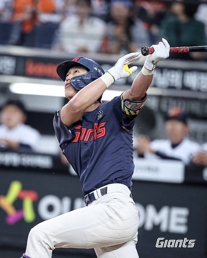 '한동희 3G 연속 홈런' 롯데, 대반전 역전 드라마!…한화 6-4 무너뜨리고 연패 탈출→불펜 철벽투 빛났다 [대전:스코어]