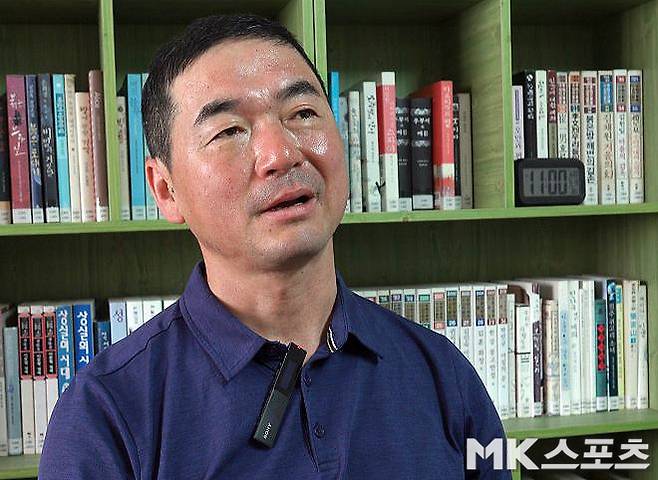 ‘3억 받고 한국에서 북한 응원?’ 응원단장이 밝힌 진실과 소신···“비판은 수용하나 불필요한 갈등 부추기는 건 아쉬워” [이근승의 믹스트존]
