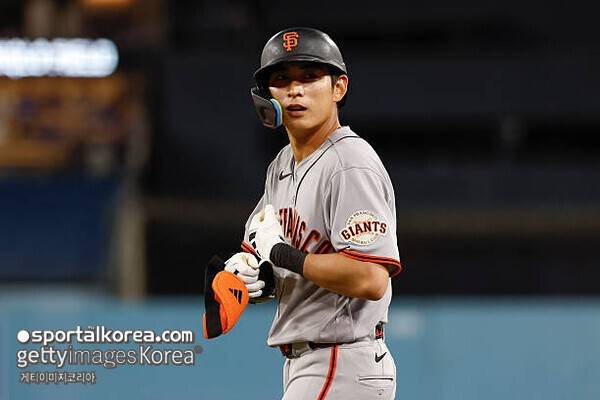 '허리 경련→중도 교체' 이정후, 감독 공언대로 라인업 제외 '정밀 검진 예정'…브레넌 시즌 4번째 선발 출전