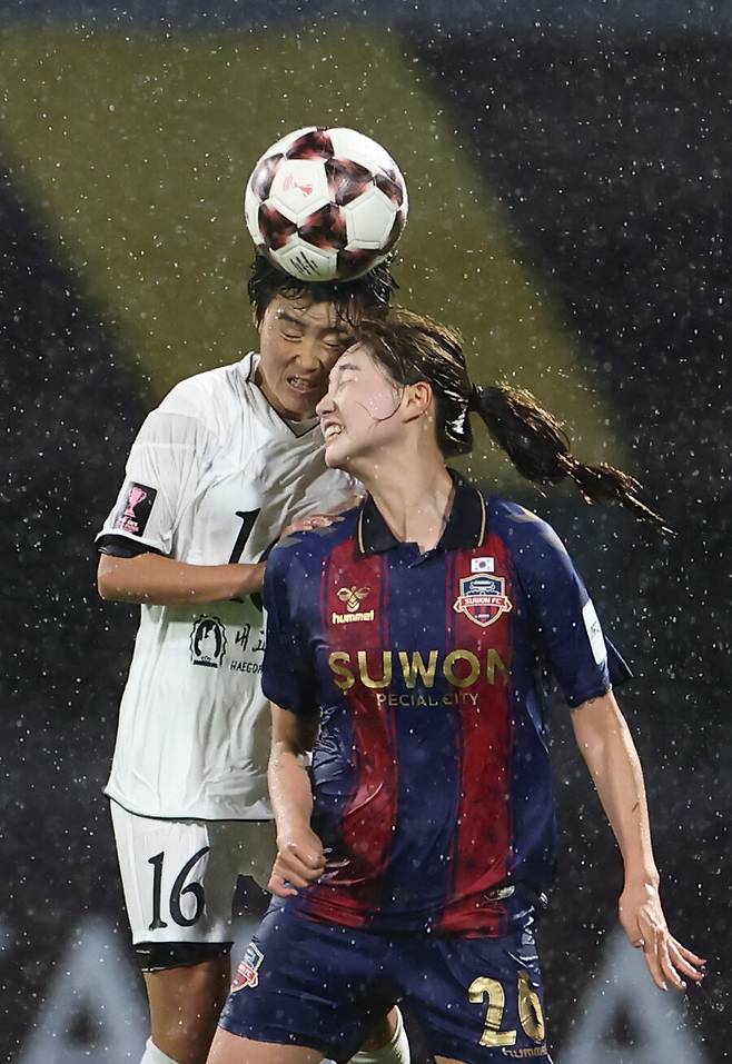 [현장 REVIEW] '북한에 설욕 실패' 지소연 PK 실축+전반 골대 2번...수원FC, 내고향축구단에 1-2 역전패 → AWCL 결승행 좌절