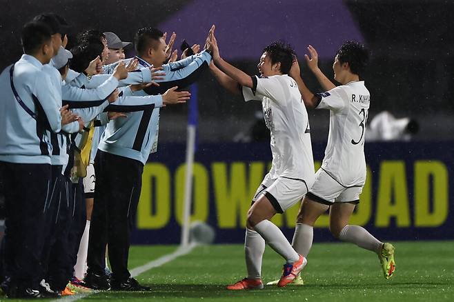 [현장 REVIEW] '북한에 설욕 실패' 지소연 PK 실축+전반 골대 2번...수원FC, 내고향축구단에 1-2 역전패 → AWCL 결승행 좌절