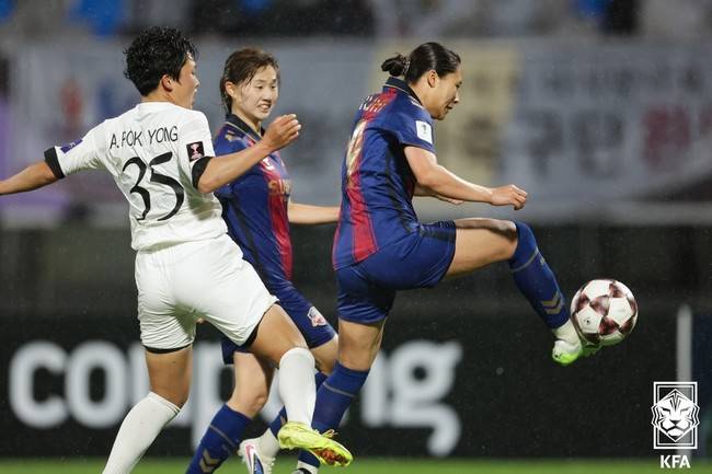 [AWCL 현장리뷰] 대한민국서 북한 인공기 펄럭!...'지소연 PK 실축' 수원FC 위민, 내고향에 1-2 역전패! 결승행 좌절