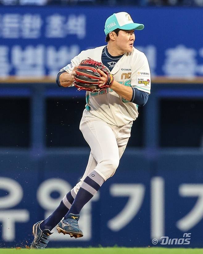 '8위 사령탑' 결국 칼 빼들었다→밤 10시 넘어 호텔서 '단체 특타' 돌입