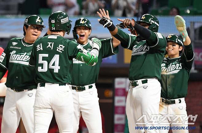 누가 대진을 이렇게 짠 거야...1위 싸움만 재밌냐, KIA-SSG-두산-한화도 박터진다