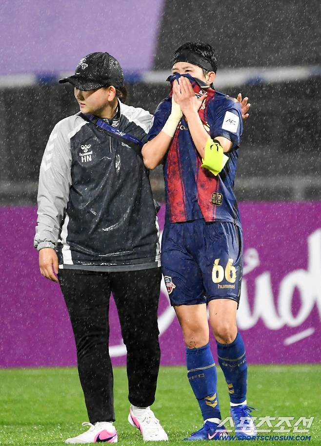 '수원FC 위민은 울고 있는데' 정동영 통일부 장관