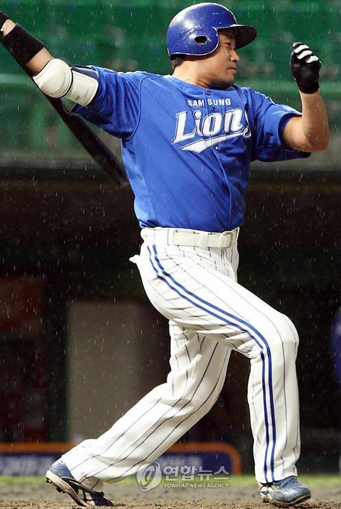 “양준혁도 못 넘었다”…최형우, KBO 최초 1천 장타 대기록 눈앞