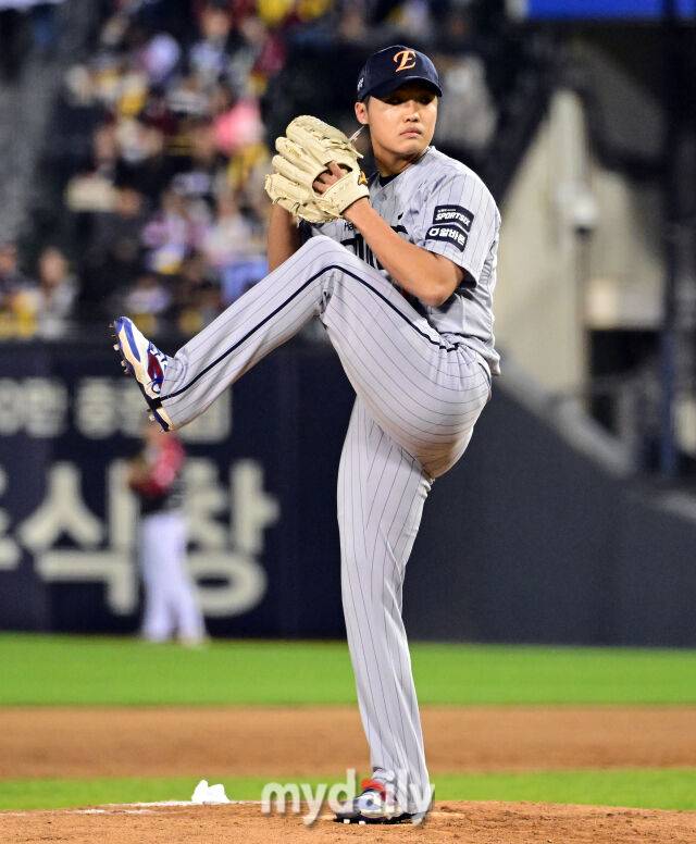 대형 방수포가 사라졌다, 한화 포수들이 훈련을 한다…롯데-한화전 오늘은 열릴까, 정우주 첫 승 도전 [MD대전]
