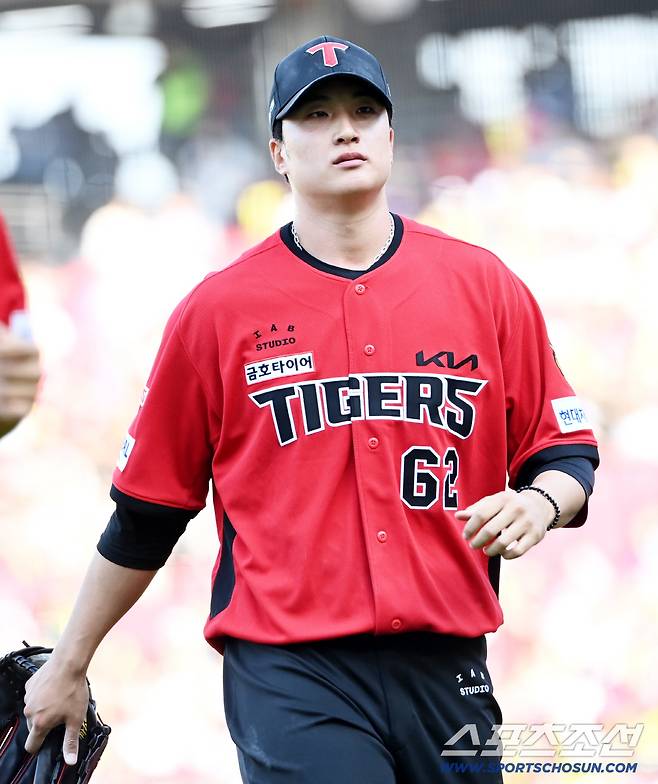 '핵심 불펜 4명 부상중인데…' 꽃감독이 환하게 웃었다 → 서두르지 않는 이유